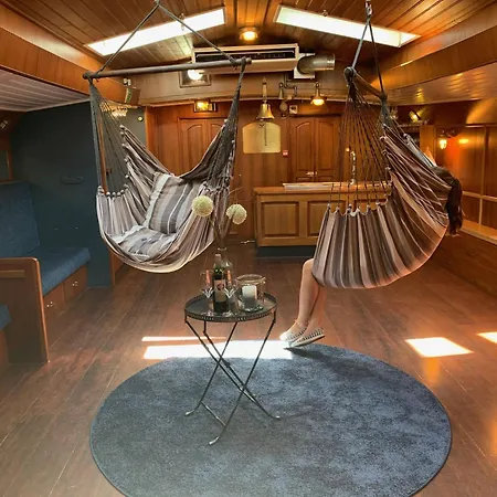 Botel Schiff Voorwaarts Im Hafen Von