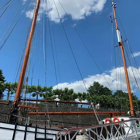 Schiff Voorwaarts Im Hafen Von