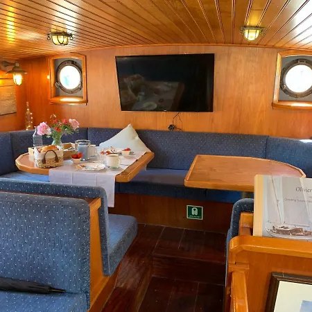 Schiff Voorwaarts Im Hafen Von
